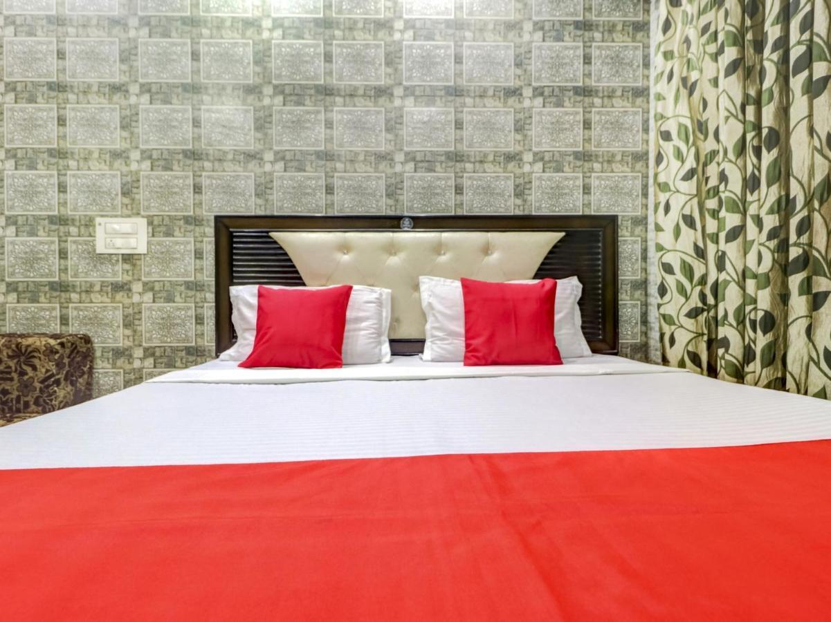 Oyo 77454 Hotel Prince Palace Патиала Экстерьер фото
